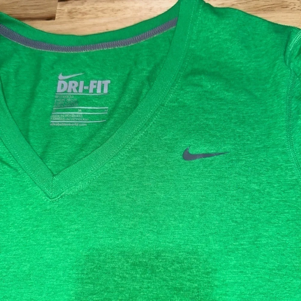 Nike Dri-FIT Women’s Green V-Neck Tee (Size M)